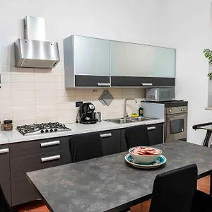 https://travellers-photo-home.palermohotels.org