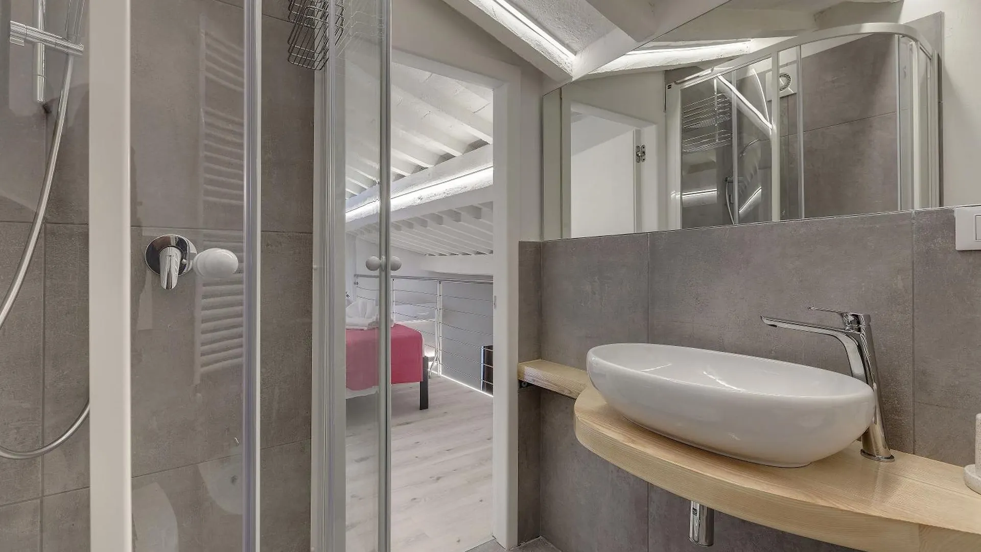 Tamara & Clotilde Apartments By Mamo Florence