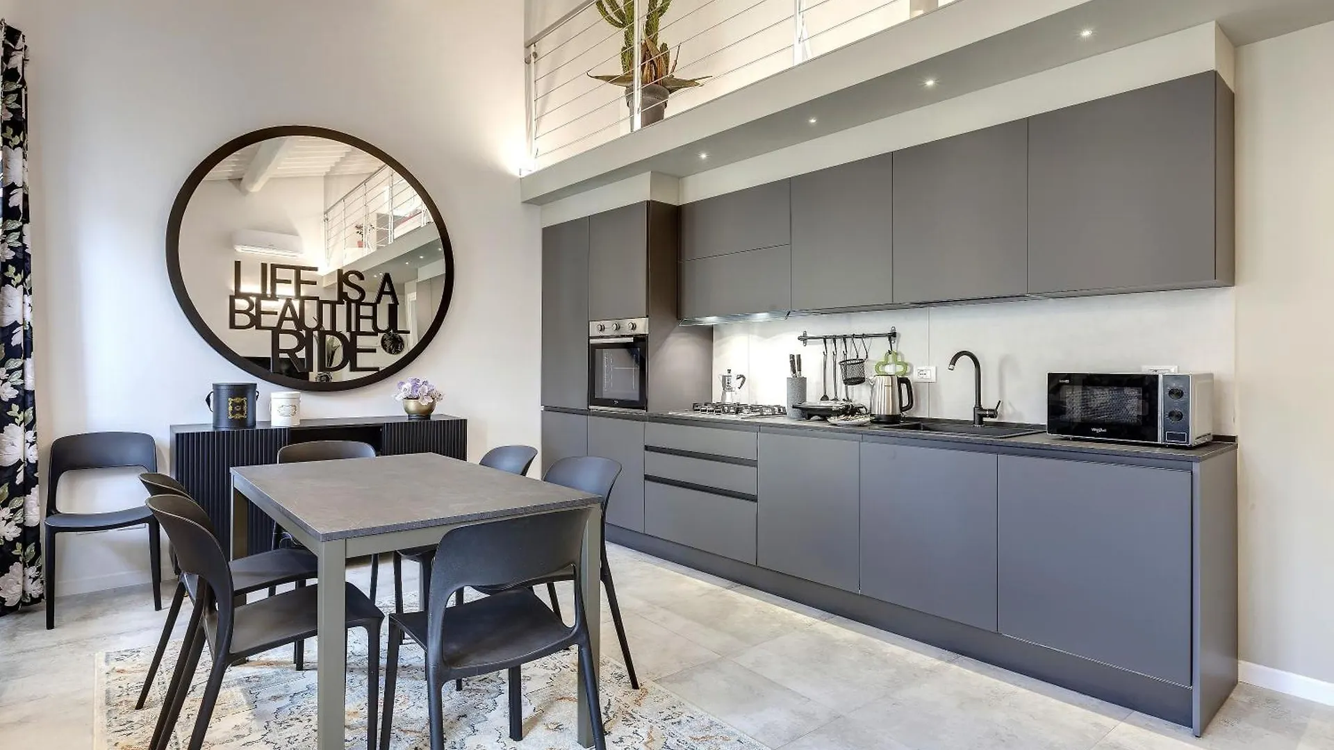 Tamara & Clotilde Apartments By Mamo Florence